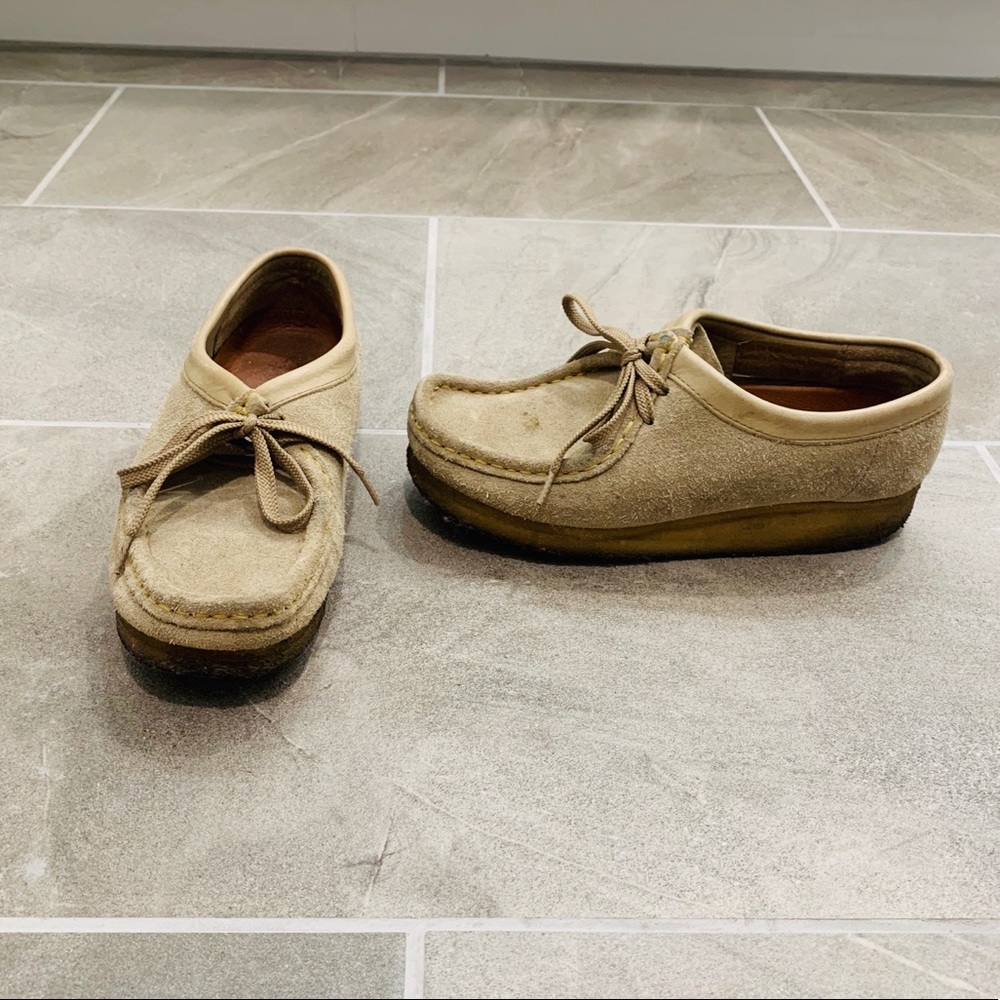 sand color original clark wallabies!